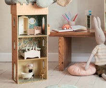 Load image into Gallery viewer, Wooden Bed, Mouse