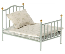 Load image into Gallery viewer, Vintage Bed - Mint