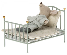 Load image into Gallery viewer, Vintage Bed - Mint