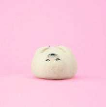 Load image into Gallery viewer, Hamanaka Needle Felting Kit: DIY Wool Seal - Made in Japan
