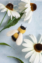 Load image into Gallery viewer, Bee Brooch Needle Felting Kit