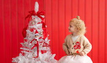 Load image into Gallery viewer, ELF1108 - Elf Pennant and Buttons Set