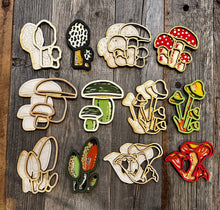 Load image into Gallery viewer, Mini DIY painting Mushrooms and Toadstools gift set