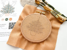 Load image into Gallery viewer, Christmas tree embroidery kit, beginner embroidery DIY kit