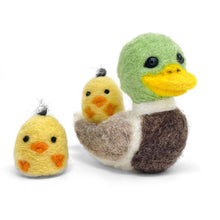 Load image into Gallery viewer, Duck & Ducklings Needle Felting Craft Kit