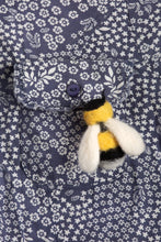 Load image into Gallery viewer, Bee Brooch Needle Felting Kit