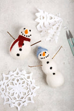 Load image into Gallery viewer, Snowmen Needle Felting Kit