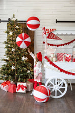 Load image into Gallery viewer, Red and Cream Scalloped Felt Banner Set
