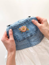 Load image into Gallery viewer, Stick &amp; Stitch Embroidery designs, embroidery patterns: Floral
