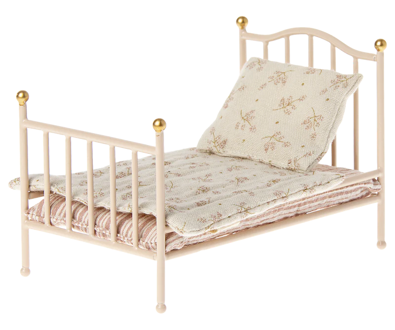 Vintage bed, Mouse - Rose