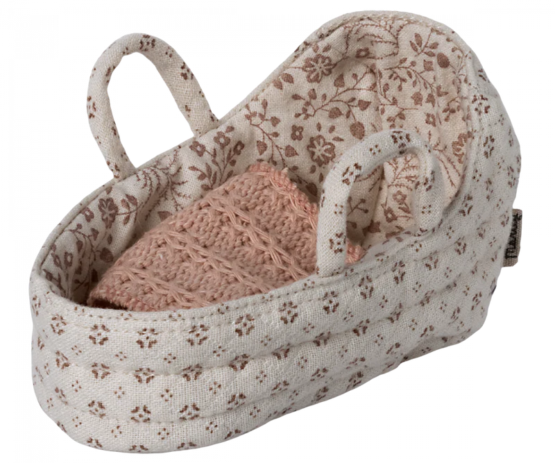 Carry cot for Baby Mouse