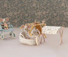 Load image into Gallery viewer, Carry cot for Baby Mouse
