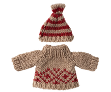 Load image into Gallery viewer, Knitted sweater and hat, Mum mouse
