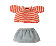 Knitted sweater and skirt, Big sister mouse