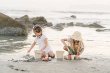 Load image into Gallery viewer, Classic Retro Silicone Ice Cream Beach Set

