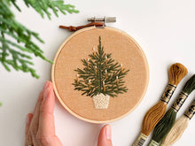 Load image into Gallery viewer, Christmas tree embroidery kit, beginner embroidery DIY kit
