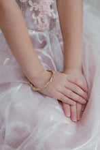 Load image into Gallery viewer, Boutique Diamante Twist Bracelet
