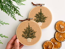 Load image into Gallery viewer, Christmas tree embroidery kit, beginner embroidery DIY kit
