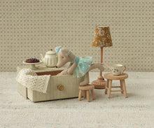 Load image into Gallery viewer, Dance mouse in daybed, Little sister
