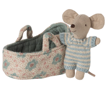 Load image into Gallery viewer, Baby mouse in carry cot - Blue
