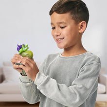 Load image into Gallery viewer, Moose Toys Heros of Goo Jit Zu Stretch Strikers Deluxe Hero
