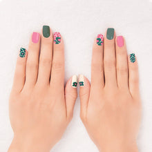 Load image into Gallery viewer, Tipsy Flowers Mani Nail Wrap Kit
